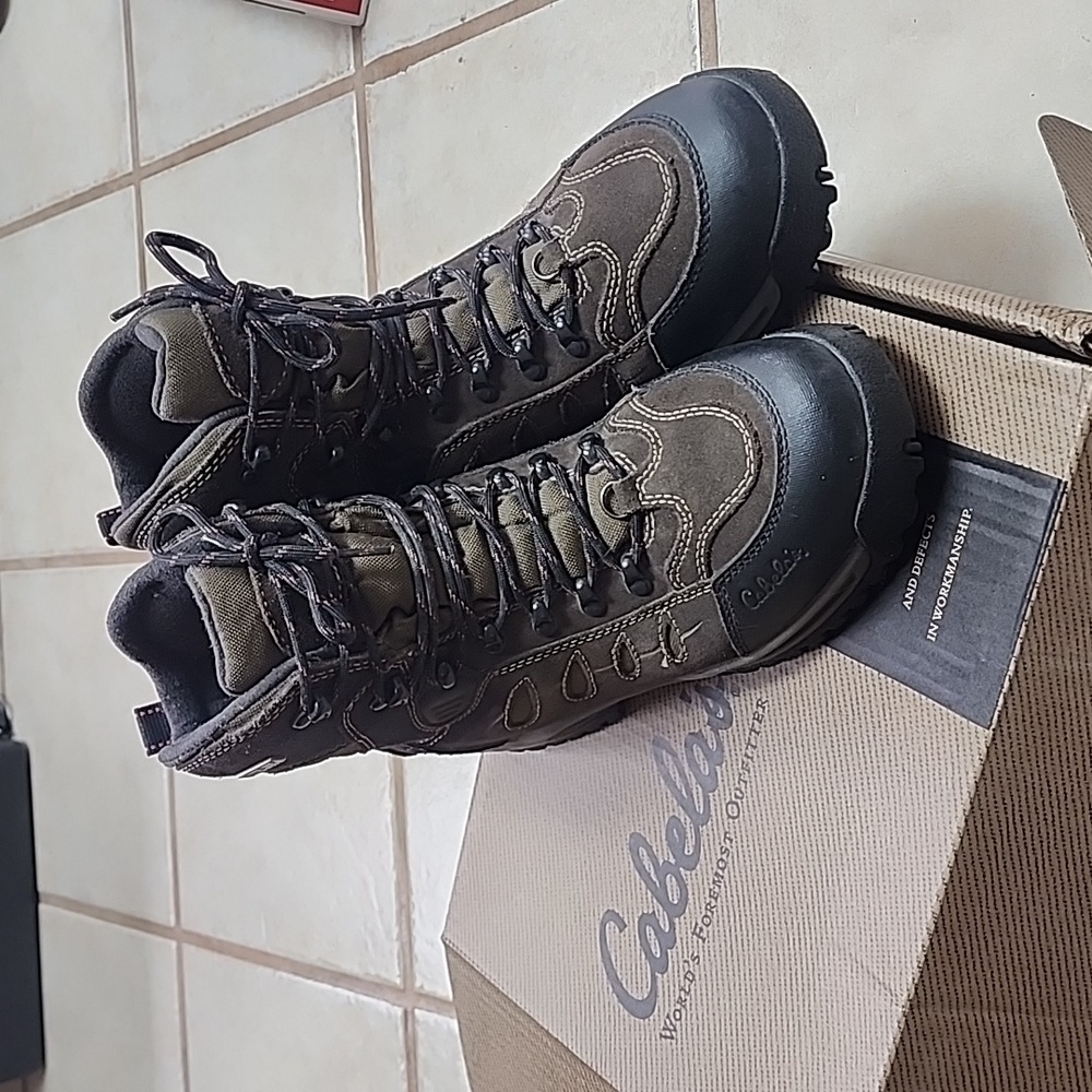 NWT Cabela's Snow Runner 2.0